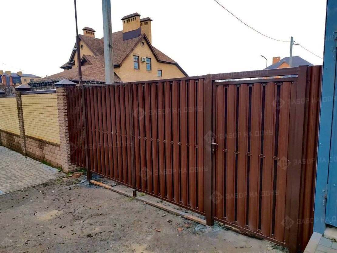 Ворота с калиткой для частного дома и дачи  в Пушкино